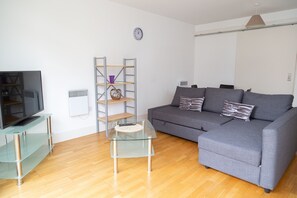 Apartment, 2 Bedrooms | Living room