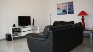Unclassified image, 3 of 17, button - Indoor Swimming Pool, Sauna, Fitness, Private Gardens, Spacious Modern Apartment (Lugano)