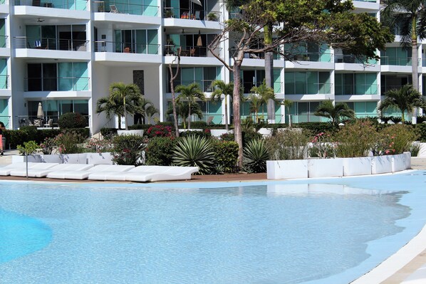 Apartment, 1 Bedroom, Accessible, Smoking | Exterior