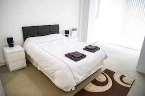 Apartamento, 2 quartos | 2 quartos, espaço de trabalho para notebook