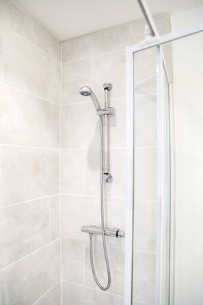 Douche de la salle de bain
