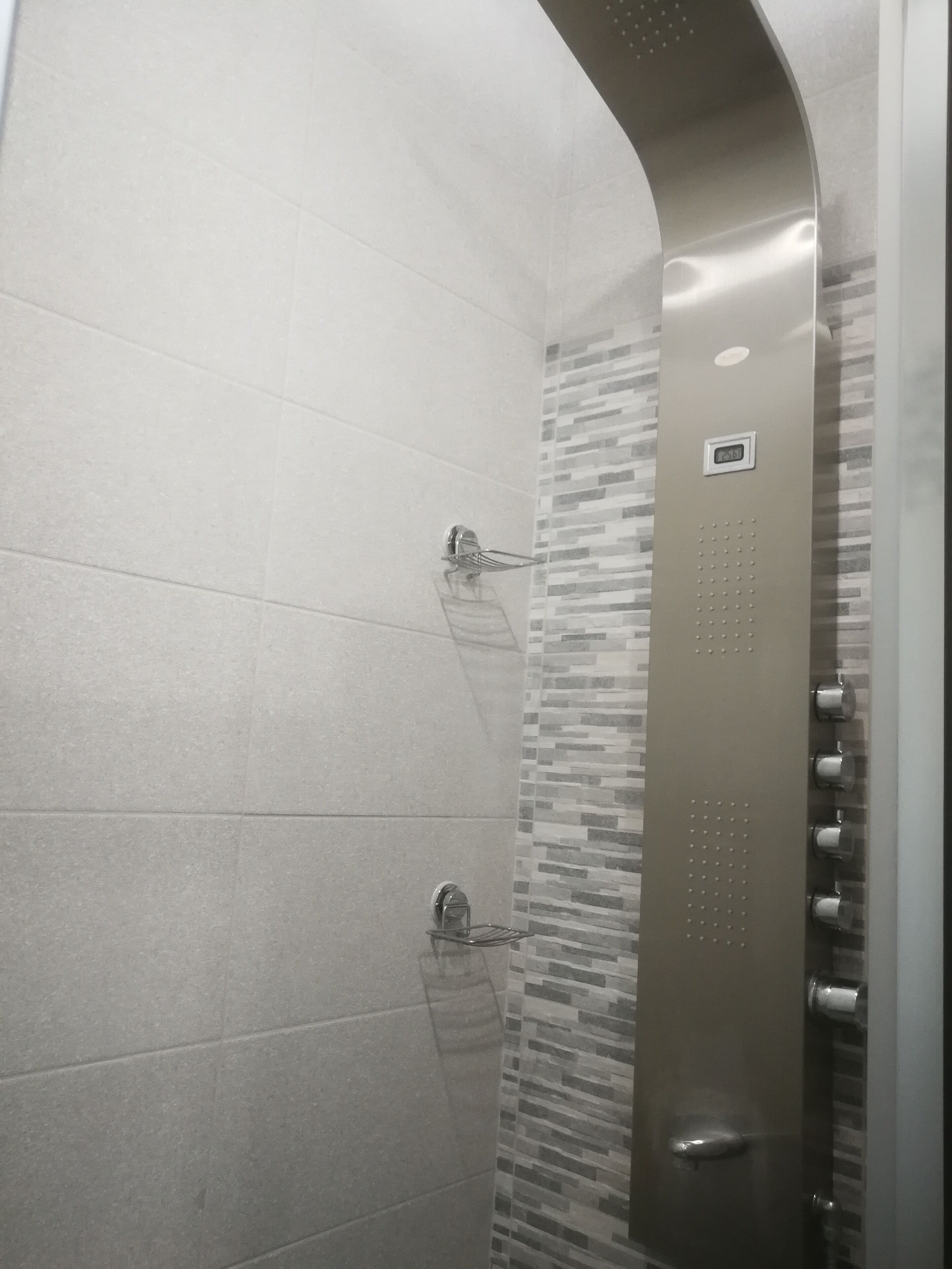 Apartment, 1 Bedroom, Smoking, Balcony | Bathroom shower