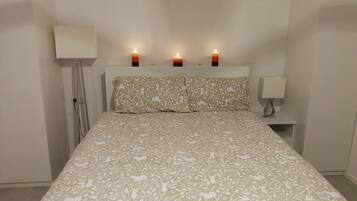 Apartment, 1 Bedroom, Smoking, Balcony | 1 bedroom, iron/ironing board, bed sheets