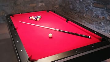 Apartment, 1 Bedroom, Smoking, Balcony | Game room