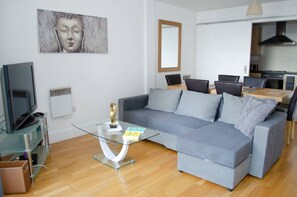 Living room - Henry Street - Apt 22 (Liverpool)