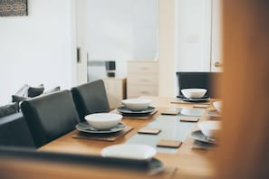 Apartment, 2 Bedrooms | In-room dining
