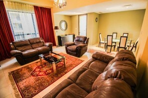 Apartment, 2 Bedrooms, Balcony, City View | Dining