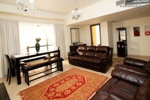 Apartment, 2 Bedrooms, Balcony, City View | Living area