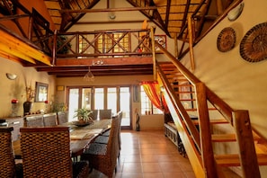 House, 6 Bedrooms, Smoking, Private Pool | Dining