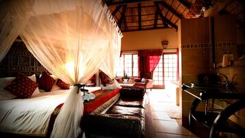 House, 6 Bedrooms, Smoking, Private Pool | 6 bedrooms, iron/ironing board, bed sheets
