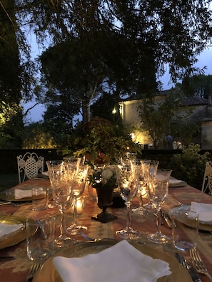 Outdoor dining