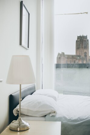 Apartment, 2 Bedrooms | 2 bedrooms, desk, iron/ironing board, free WiFi - Kent Street - Apt 14 (Liverpool)