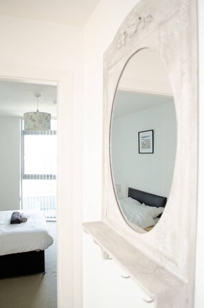 Apartment, 2 Bedrooms | 2 bedrooms, iron/ironing board, free cribs/infant beds, free WiFi - Kent Street - Apt 8 (Liverpool)