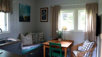 Pilegrimstua | Living area | Flat-screen TV