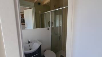 Comfort Double Room (Room 1) | Bathroom