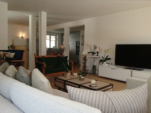 Apartamento, 3 quartos, sacada, vista para a montanha | Sala de estar