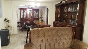 Maison, 4 chambres, fumeurs, patio | Salle de séjour