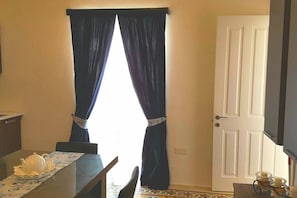 Casa, 1 quarto, para fumantes, sacada | Sala de jantar