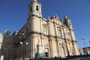 Casa, 1 quarto, para fumantes, sacada | Fachada