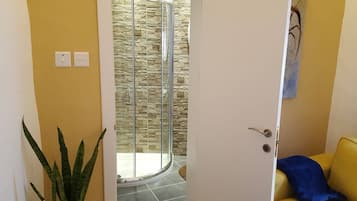 House, 1 Bedroom, Smoking, Balcony | Bathroom amenities | Free toiletries, hair dryer, towels