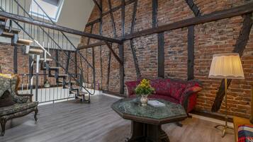 Exclusive Loft | Living area | TV
