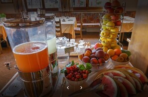 Desayuno bufé gratuito y diario