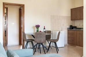 Kamer, roken, balkon | Dineerruimte