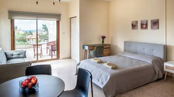 Room, Smoking, Balcony | 1 bedroom