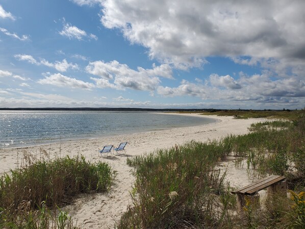 Am Strand, Liegestühle, Strandtücher