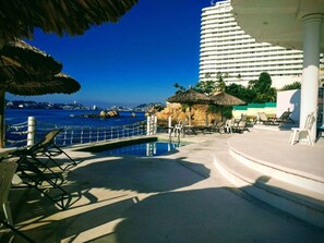 Apartment, 1 Bedroom, Accessible, Smoking | Exterior - Select Suite Acapulco Twin Towers (Acapulco)