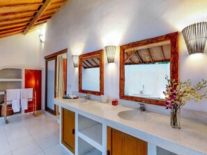 Villa, 3 Schlafzimmer, Kühlschrank | Badezimmer