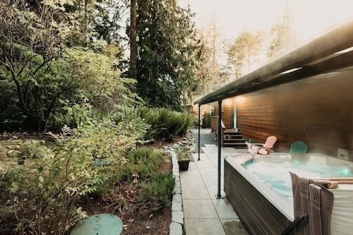 65gs - Hot Tub - Wi-fi - Pets Ok - Bbq 3 Bedroom Home by Redawning