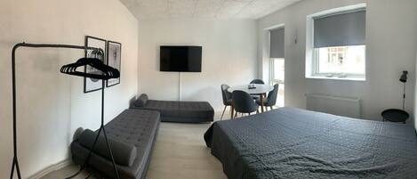 1 개의 침실, 노트북 작업 공간, 방음 설비, 다리미/다리미판