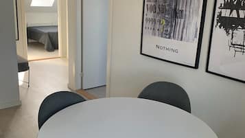 Apartment, 2 Bedrooms | In-room dining
