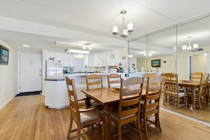 Condo, 2 Bedrooms | Dining