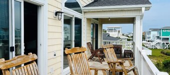 Salt, Sand And Sudds 5 Bedroom Home by RedAwning