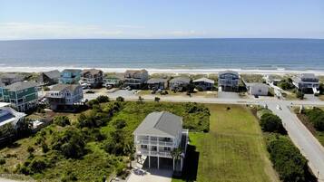 House, 5 Bedrooms | Exterior