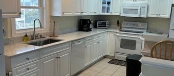 Salt, Sand And Sudds 5 Bedroom Home by RedAwning