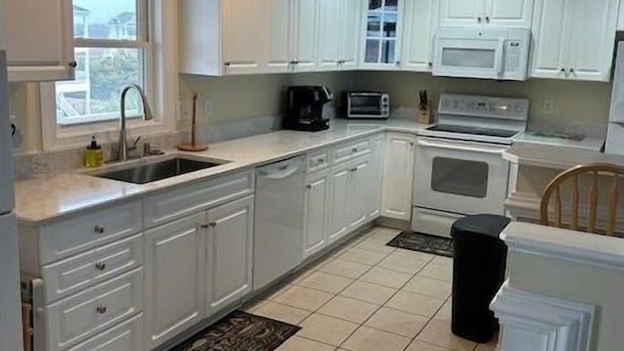 Salt, Sand And Sudds 5 Bedroom Home by RedAwning