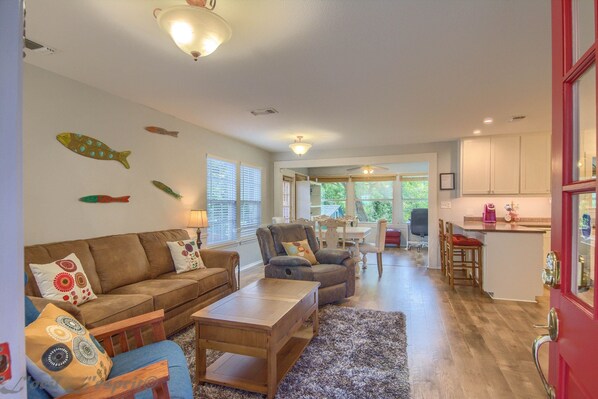 Maison, 4 chambres | Aire de séjour | Téléviseur connecté