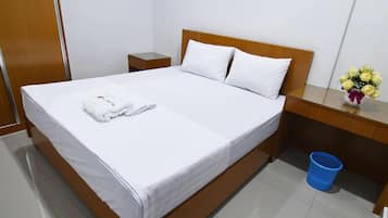 Suite | 1 bedroom, desk, free WiFi, bed sheets