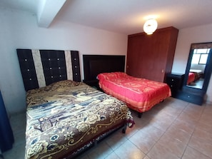 House, 3 Bedrooms, Accessible, Smoking