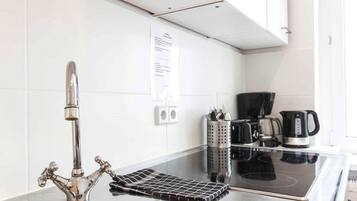 Apartment, 2 Bedrooms, City View | Interior