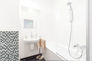 Appartement, 2 slaapkamers, uitzicht op de stad | Badkamervoorzieningen