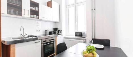 Apartment, 2 Bedrooms, City View | Interior