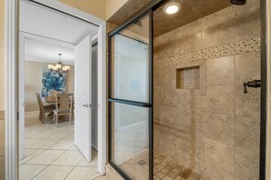 Studio (2 Bedrooms) | Interior - Gulfside 1202 at Hidden Dunes - 1149901 (Miramar Beach)