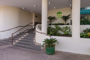 Studio (3 Bedrooms) | Interior