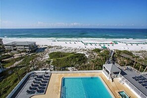 Outdoor pool - Gulfside 0702 at Hidden Dunes - 1149893 (Miramar Beach)