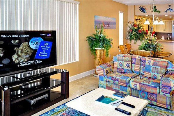 Living area - Jade East 850 - 230781 (Destin)