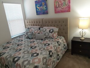 6 Schlafzimmer, Schreibtisch, Bügeleisen/Bügelbrett, kostenloses WLAN
